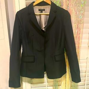 Ann Taylor beautiful blazer very well made with mow able condition very black